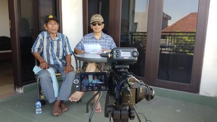 Wayan and Pak Aron working on the Swadesh list